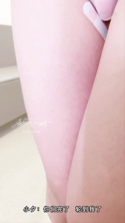 【超美高端 ️罕见露脸露点】极品CosPlay爆机少女【喵小吉】纯欲系新作《深夜地铁》极致粉穴豪乳露出 超清4K原版 截图16