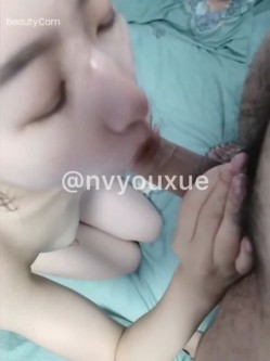 【极品泄密】推特经典大V 分享女友潇潇 站内未流出福利 截图5