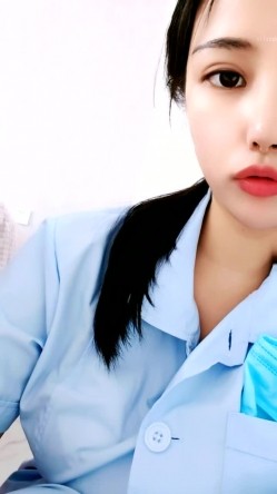 真实医院爆乳护士~【温柔小护士】颜值惊艳~病房 公厕露出，降薪后再创业，不得不说这个奶子真的不错 截图1