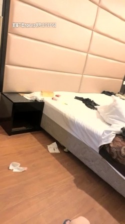 高颜值童颜巨乳〖你的娇妹妹〗凌晨和表哥啪啪磕炮 无套后入顶花心 卫生间跪舔 裹射口爆 眼神楚楚可怜 截图10