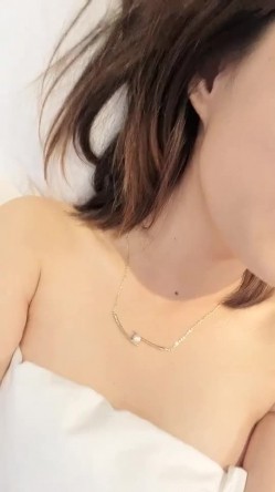 极品大二学妹援交实记 金主后入小骚货母狗皮鞭都用上了 刚开发后庭又疼又爽真是妩媚动人 截图15