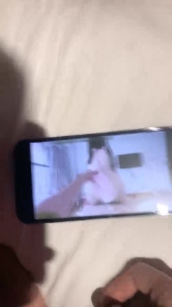 19岁学生妹，【一只兔叽吖】校花双女神，酒店开房，全裸沐浴，无套群P 蜜桃臀后入，好紧插得妹妹疼了 截图14