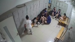 舞蹈班《监控破解》偷拍多位美女学员后台换衣服 截图1