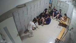 舞蹈班《监控破解》偷拍多位美女学员后台换衣服 截图2