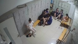舞蹈班《监控破解》偷拍多位美女学员后台换衣服 截图3