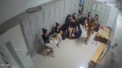 舞蹈班《监控破解》偷拍多位美女学员后台换衣服 截图16