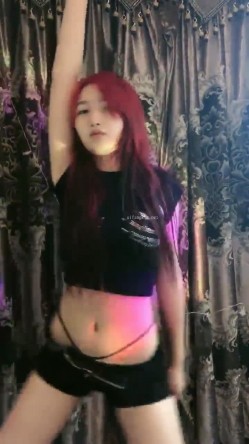 校花！成都KTV公主下海！【破处】，貌美如花的重庆妹子，尺度升级，各种掰穴 截图6