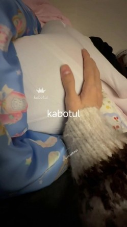 富二代真实约炮，【fKabuto】，专攻学生妹，完美露脸，坠入爱河宿舍自拍裸照，约出来酒店爆操 截图3