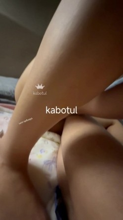 富二代真实约炮，【fKabuto】，专攻学生妹，完美露脸，坠入爱河宿舍自拍裸照，约出来酒店爆操 截图10