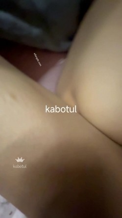 富二代真实约炮，【fKabuto】，专攻学生妹，完美露脸，坠入爱河宿舍自拍裸照，约出来酒店爆操 截图12