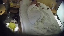 大学城民宿 吃了个泡面就上床 刚躺一会就开始动手动脚 大哥性致很高 梅开二度还内射 截图6