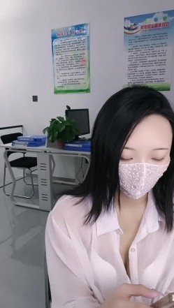 【雅儿老湿】退役模特 美腿丝袜 沟搭男技师男学弟 无套狂操 多地点无套内射 真受不了 截图1