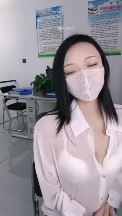 【雅儿老湿】退役模特 美腿丝袜 沟搭男技师男学弟 无套狂操 多地点无套内射 真受不了 截图4