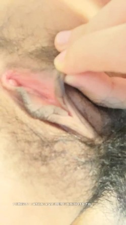 超正的大奶子，小少妇一个人在家诱惑狼友，超级美乳撅着屁股掰开骚逼给狼友看骚穴自慰，浪荡呻吟精彩别 截图14