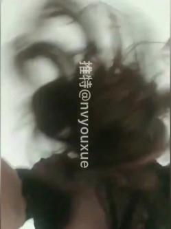 【极品泄密】推特经典大V 分享女友潇潇 站内未流出福利 截图15