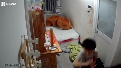 【新品偷拍】记录两姐弟日常 姐姐当着弟弟面裸露身体自慰 截图6