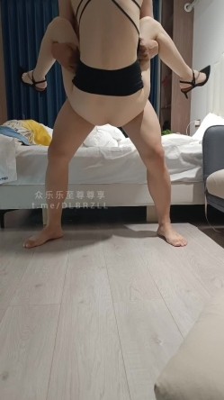 巨炮男友搭配天然痉挛体质舞蹈老师「希努尔」抱操战神操喷骚母狗，各种肏喷高跟白皙肌肤美腿母狗，女上骑乘 截图10