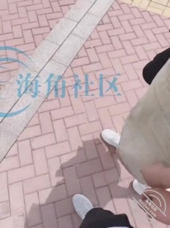 原创海角大神【妹妹的第一次给了我】付费钻石贴！各种野战，妹妹和男友开视频 截图5