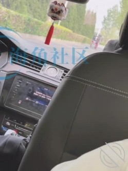 原创海角大神【妹妹的第一次给了我】付费钻石贴！各种野战，妹妹和男友开视频 截图14