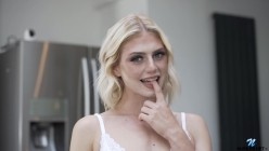 Nubiles.24.11.17.Georgia.Brown.Horny.XXX.2160p.MP4-WRB[XC] 截图4
