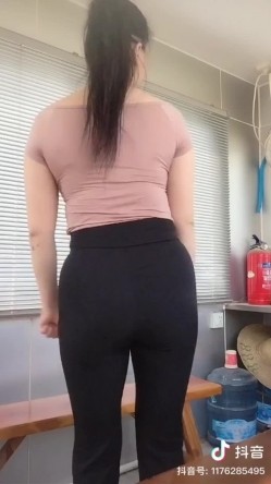 抖音少妇【LOVE】金主定制流出,大单掰穴，跳广场舞，喜欢少妇嫂子的必入 截图13