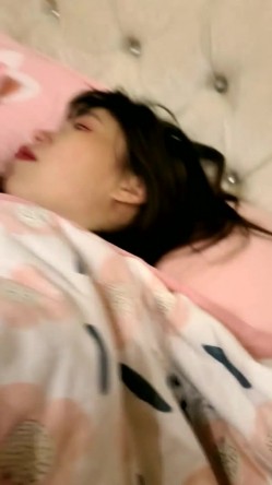 真实 陕西小孕妇，家中日日干炮记录，【蛋蛋后小孕妈】，5个月大肚子，总是想着做爱，可以放心的无套内射了，刺激！ 截图1