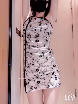 《最新 精品 福利》 青春无敌 超高人气极品眼镜小姐姐旺仔桃叽私人定制各种潮流BGM裸舞白虎逼饱满大奶乱颤很顶 截图5