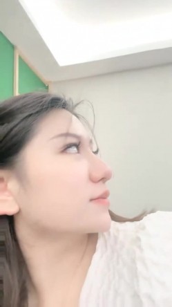 还在哺乳期，清秀美人妻，【庄青莼】，挤出奶水自己尝尝，无套内射，生过娃的女人已经彻底放开了 截图1
