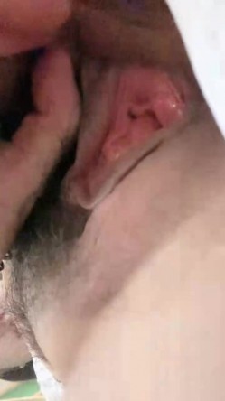 还在哺乳期，清秀美人妻，【庄青莼】，挤出奶水自己尝尝，无套内射，生过娃的女人已经彻底放开了 截图11