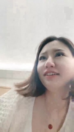 还在哺乳期，清秀美人妻，【庄青莼】，挤出奶水自己尝尝，无套内射，生过娃的女人已经彻底放开了 截图12