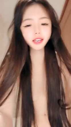 白丝高跟露脸校花女神小懒猫深夜激情，撩骚互动狼友脱光光，浴室揉奶玩逼自己抠到高潮喷水，淫声荡语不断 截图5