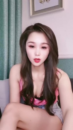 【莜优】长发飘飘颜值超极品妹子 扳开逼逼 里面肉肉一动一动真诱人 截图10