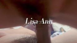 顶级性感尤物女神【LisaAnn】群P淫乱盛宴，绿帽老公带小母狗娇妻体验多跟肉棒的快感 被干的哭腔呻吟 极度淫骚 截图13