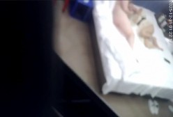 天眼酒店偷拍 ️模特身材颜值美女被猥琐舔狗男窥穴抱到沙发上玩弄还被无套内射 截图6