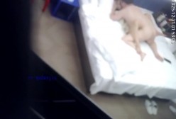 天眼酒店偷拍 ️模特身材颜值美女被猥琐舔狗男窥穴抱到沙发上玩弄还被无套内射 截图9