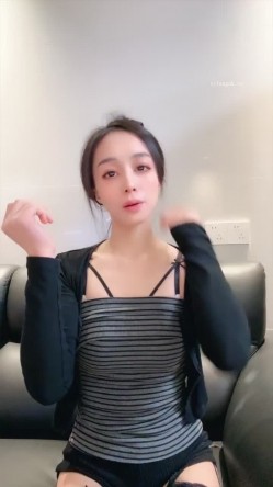 淫荡老师推荐【老师你水好多】欲望极强 醉酒发骚无套啪啪内射 干完不够爽道具自慰潮喷 截图6
