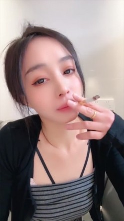 淫荡老师推荐【老师你水好多】欲望极强 醉酒发骚无套啪啪内射 干完不够爽道具自慰潮喷 截图12