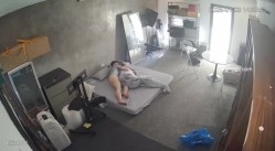 黑客破解家庭网络摄像头偷拍住毛坯房的年轻情侣疯狂做爱有时一天做爱几次 截图15