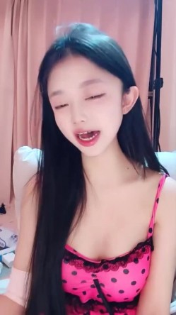 甜美校花【小奈美美】顶级裸舞~上帝视角~掰穴道具~爽 截图4
