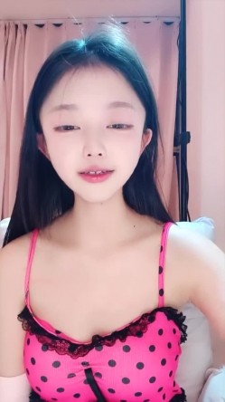 甜美校花【小奈美美】顶级裸舞~上帝视角~掰穴道具~爽 截图5