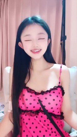 甜美校花【小奈美美】顶级裸舞~上帝视角~掰穴道具~爽 截图6