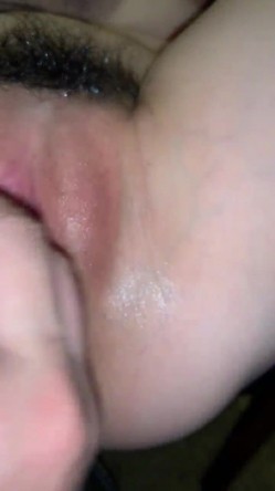 震撼全网露脸反差婊体验各种虐阴虐肛玩法花样多，吃屎喝尿啪啪生殖器各种操作 截图7