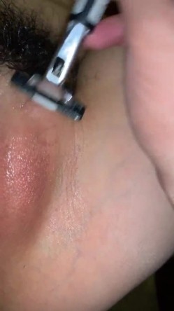 震撼全网露脸反差婊体验各种虐阴虐肛玩法花样多，吃屎喝尿啪啪生殖器各种操作 截图8