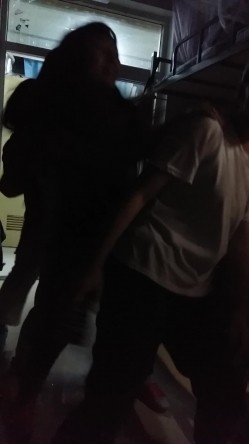 妹子出卖偷拍室友在宿舍换衣服裸睡 有时候还明目张胆的拍 截图1