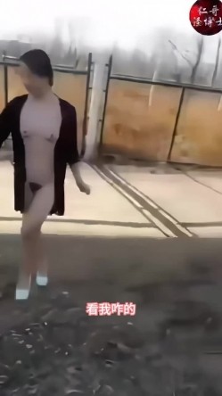 【某某门事件】第114弹 大尺度猎奇搞笑 ️第1弹 野外露出、公共场所搞笑、深夜树林吃鸡等超爽场景！ 截图13