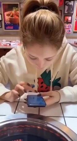 全网稀缺资源 高端淫妻私密群内部福利 淫乱优质女神 截图3