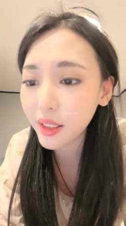 气质女神~【小野师妹】敬业，姨妈期还要出来赚钱~完美展示血逼，刺激不兄弟们？ 截图7