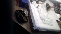 酒店偷拍 ️连续两天入住年轻情侣黑丝长筒皮靴女孩被男友拿捏猛操 截图14