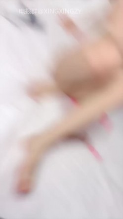 ️18岁极品【茉莉璐】极品校花下海~深喉口交 多名精神小伙啪3P 截图14