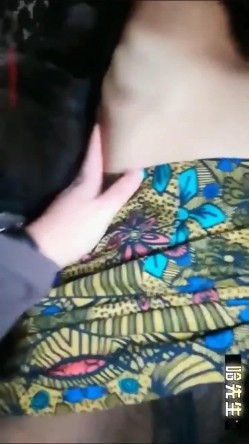禽兽！「哈先生」勾搭路边等车的骚妇，水中下药后在车里强上！没想到是个极品鲍鱼！ 截图8